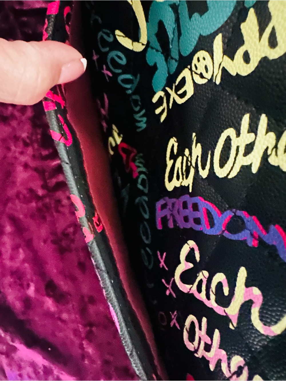 NEW! ✨ Quilted Graffiti Print Chain Shoulder Bag & Matching Wallet Multicolor - Picture 8 of 13